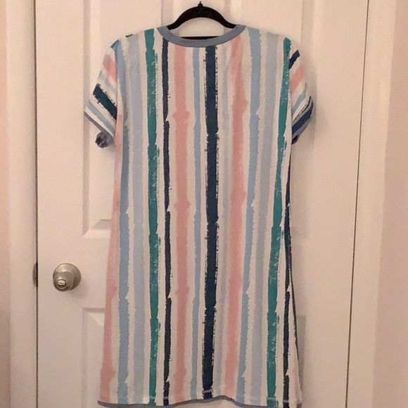 Ninexis Dress - Picture 2 of 7